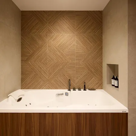 An Incredible 3-bed 3-bath At The Trocadero - Eiffel Tower * Paris